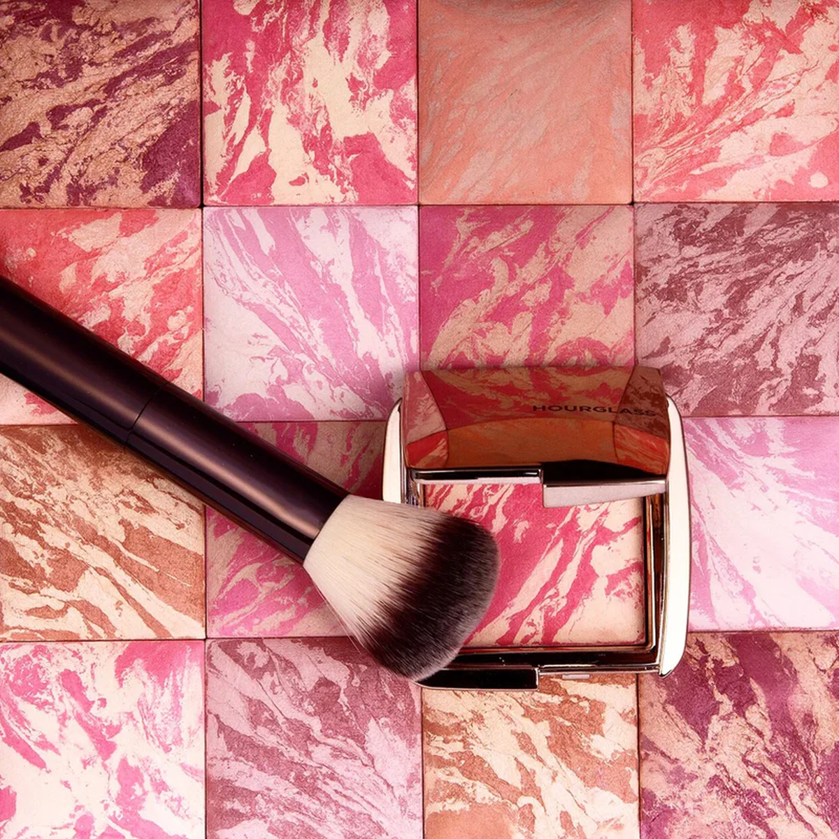 Hourglass Ambient Lighting Blush — фото 4