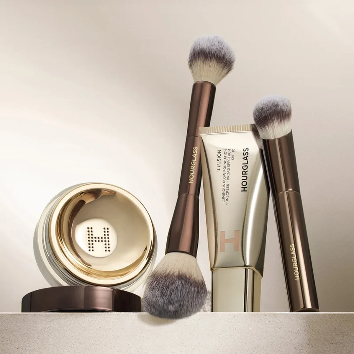 Hourglass Veil Translucent Setting Powder — фото 4