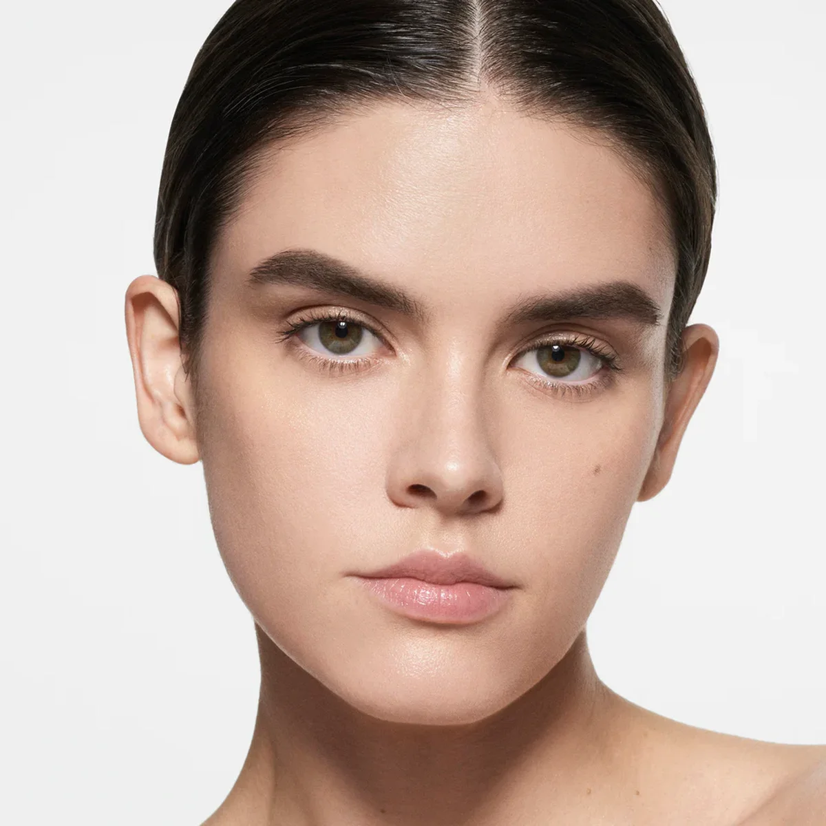 Victoria Beckham The Foundation Drops with TFC8 — фото 2